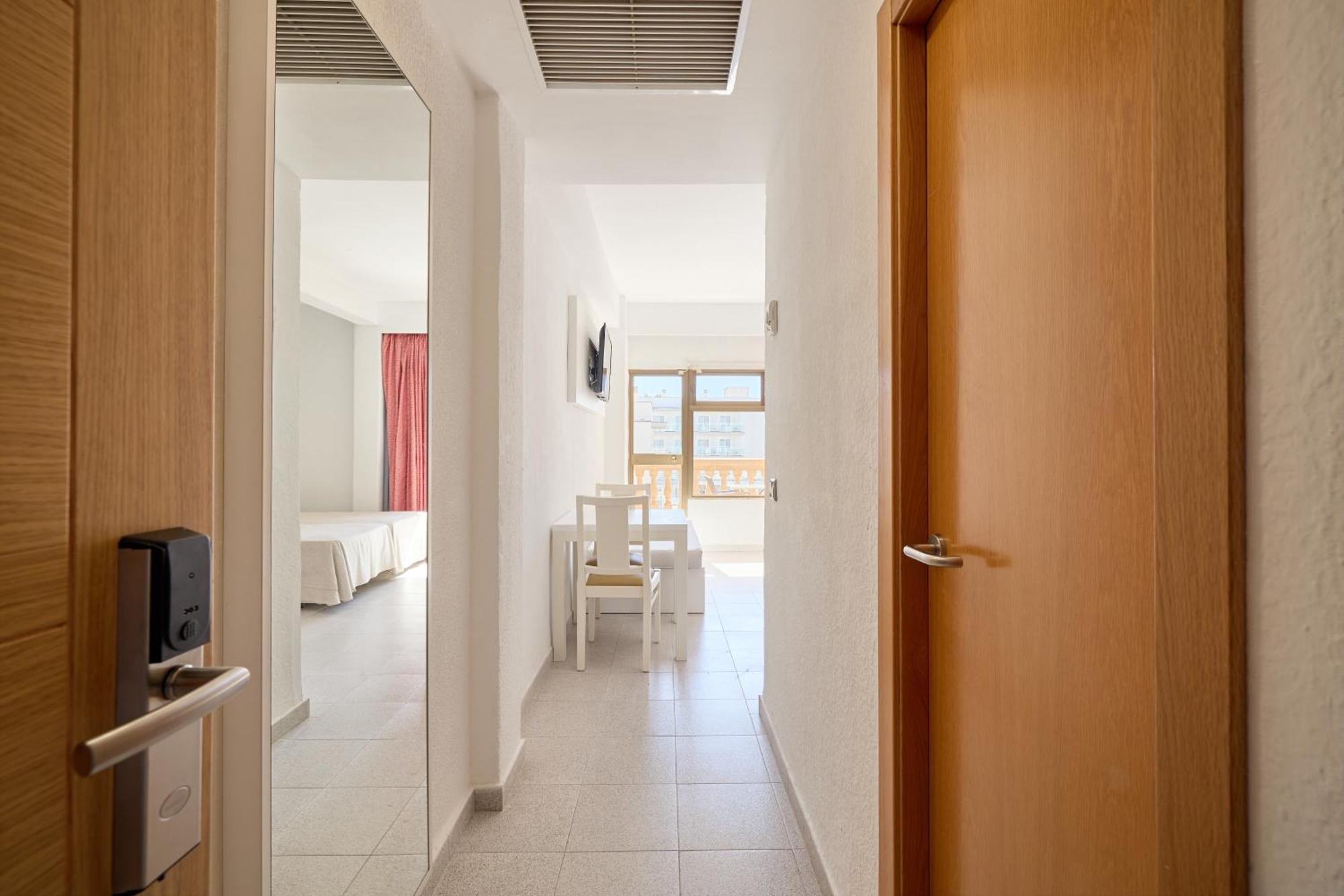 Apartamentos Isla Del Sol Can Pastilla  Exterior photo